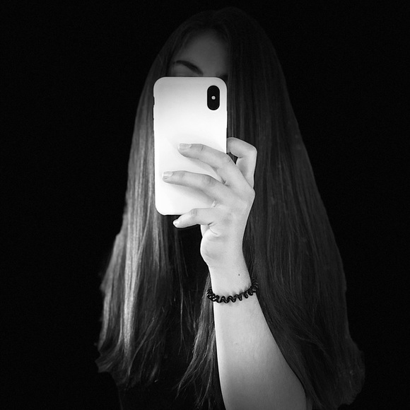 Meet your Posher, Jaela - Picture 1 of 2